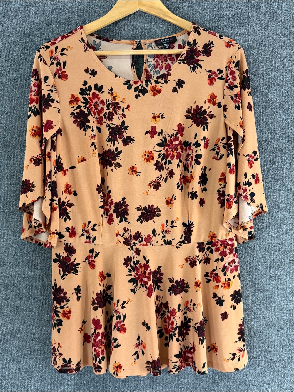 Cocomo Womens Floral Peplum Flutter Sleeve Tunic Top Size 1X Peach Feminine